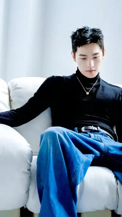 杨洋时尚芭莎十一月刊封面##杨洋冬日惬然芭莎大片