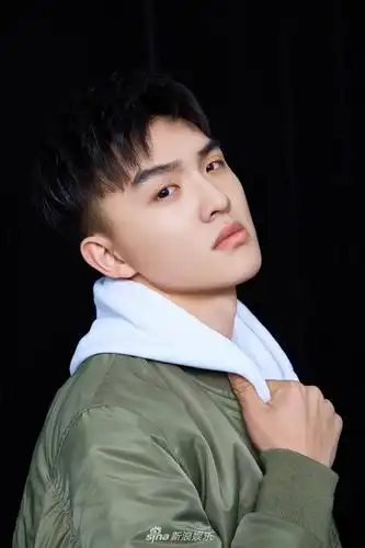 《海牧》郑伟曝生日写真