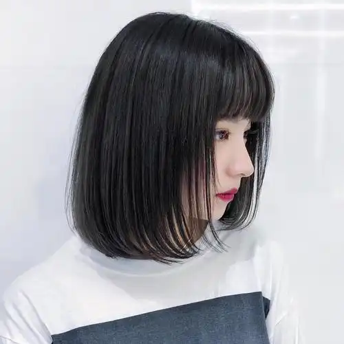 短发发型这样剪显年轻