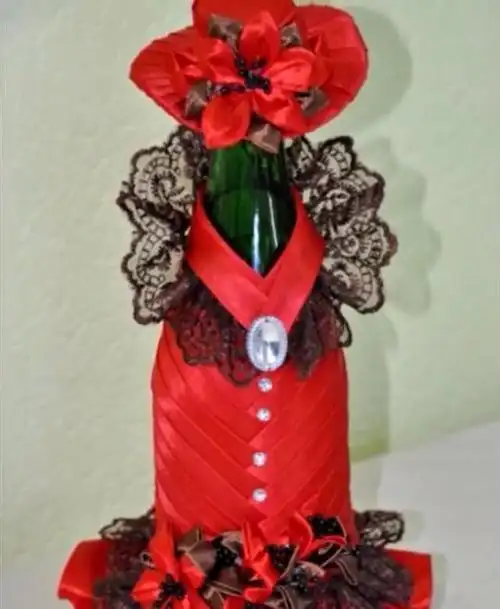 左擦擦,右擦擦,是谁给了椰树集团打"擦边球"的底气?