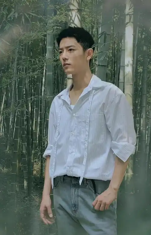 寸头都封印不了的颜值#那必须是肖战的寸头造型了清爽帅气 干净大方!