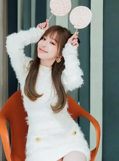 王心凌是好几代人的偶像了,大家是不是也是听着她的歌长大的,1982年9