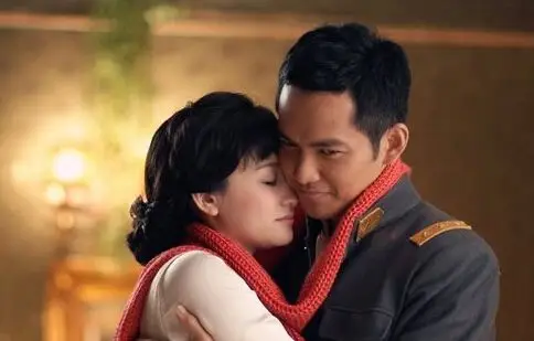 李小冉钟汉良照片资料李小冉钟汉良合照李小冉钟汉良合作出演的电视剧