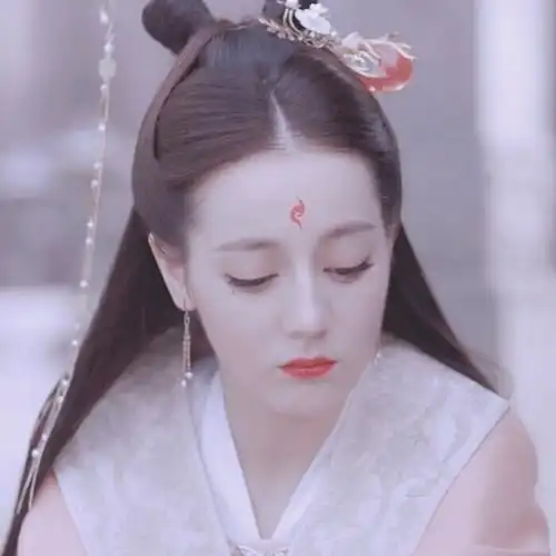 迪丽热巴头像顾雨曦