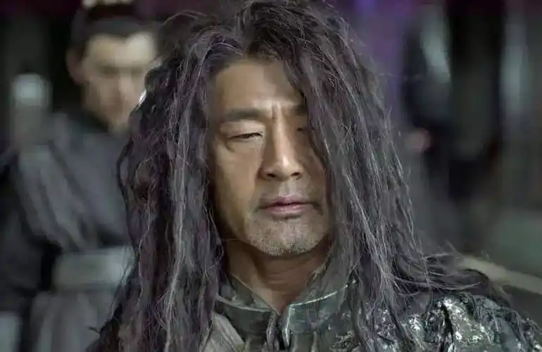 于荣光拍《天龙八部》,剧照亮相,网友:给自己演的配角"开小灶"_乔峰