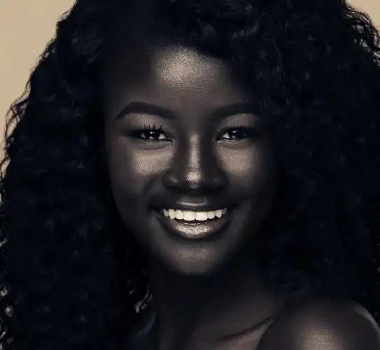 世界上皮肤最黑的女人,晚上出去犹如隐身!