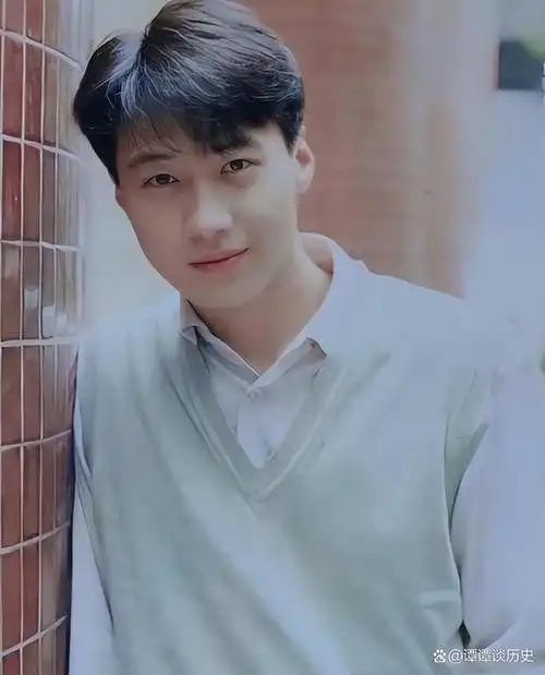 唱不如张学友,跳不如郭富城,却是四大天王之首,黎明他有何魅力