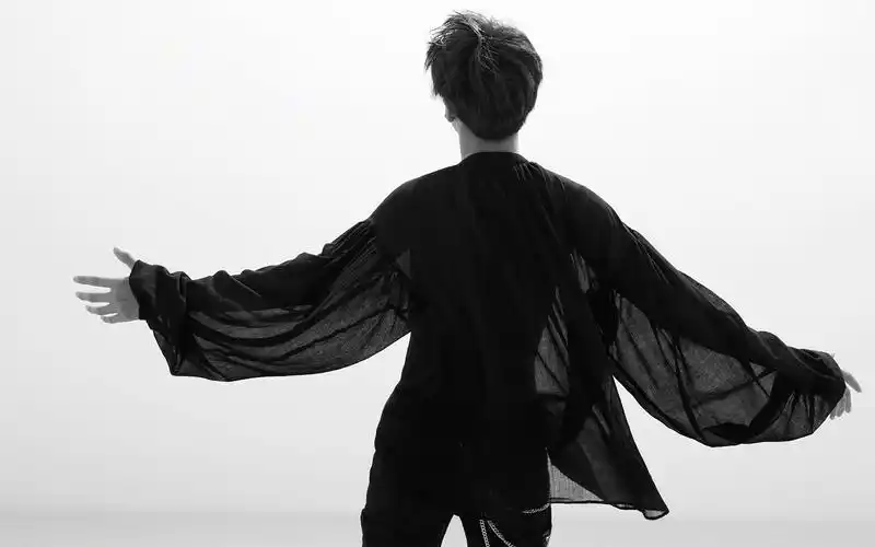 王俊凯超帅时尚高清桌面壁纸