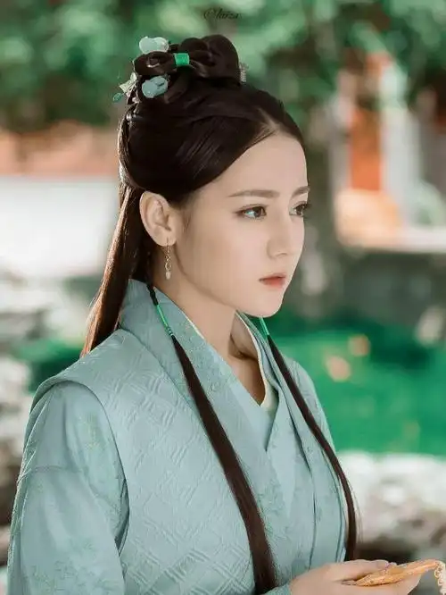 迪丽热巴《六扇门》开播六周年 豪爽侠女苏溢清生日快乐!