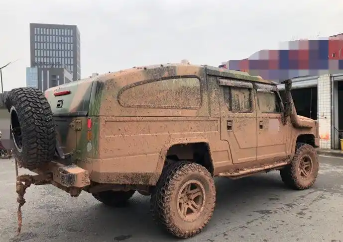 首台2020款北汽勇士亮相配全新32t柴油发动机气势不输悍马h1