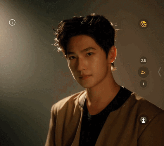 暖光下的杨洋棱角更分明更像我的另一半了(bushi