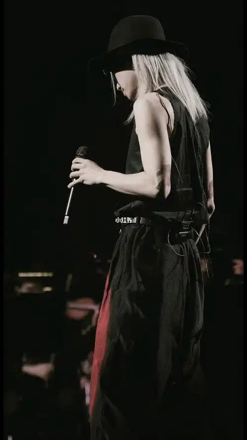 帅哥  #华晨宇  #花花  #肌肉