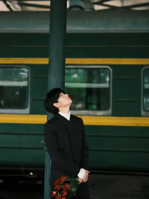 胡先煦穿过月亮的旅行##北京国际电影节##胡先煦鲜花