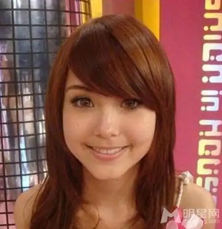 昆凌近照被指整容过度脸部凹陷 周杰伦护妻呛记者