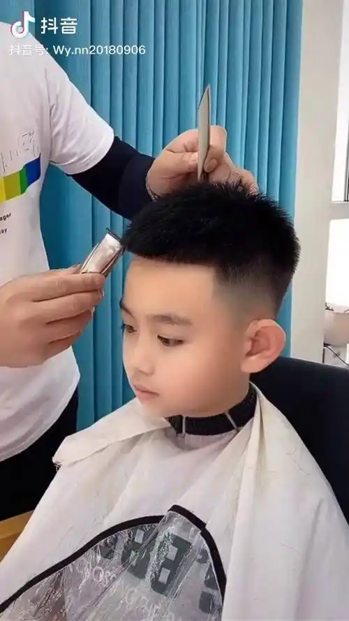 小男神 短发飞机头 帅爆 推荐15儿童发型设计_机头_短发_儿童