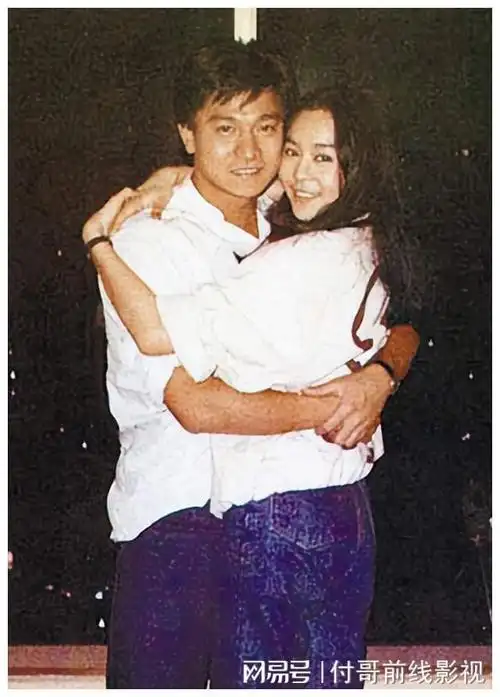 朱丽倩少女时代美艳动人引人注目刘德华30年宠爱不变