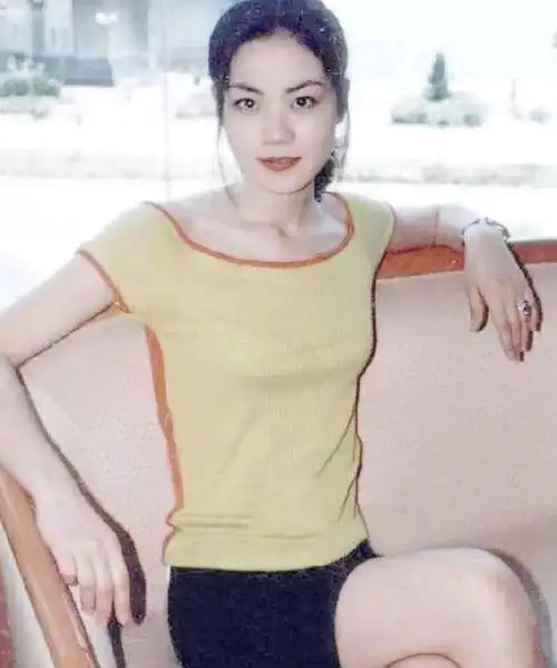 18岁时的王菲有多美比张柏芝有过之无不及谢霆锋的眼光真棒