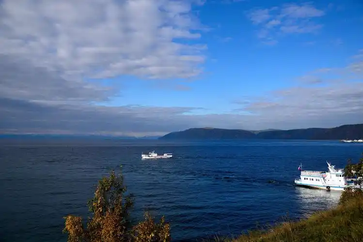 贝加尔湖畔的湖光山色