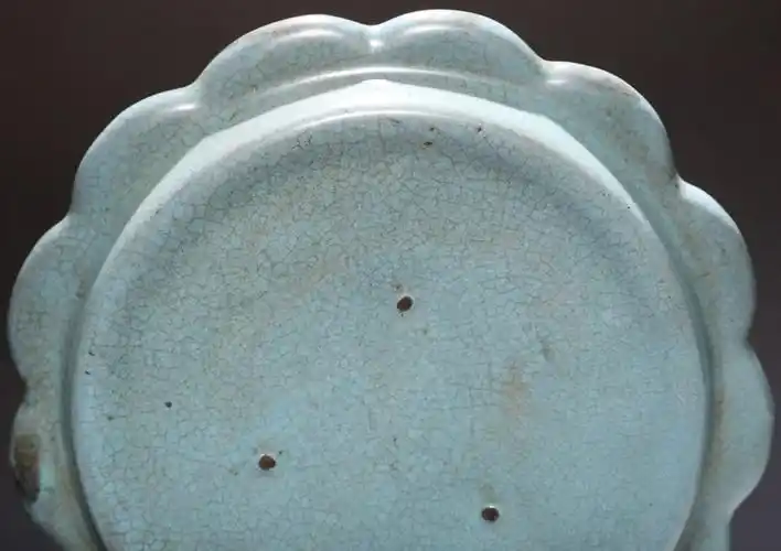 清代 仿宋汝窑 天青釉葵口洗(直径12.8厘米,底径10厘米,高1.8厘米)