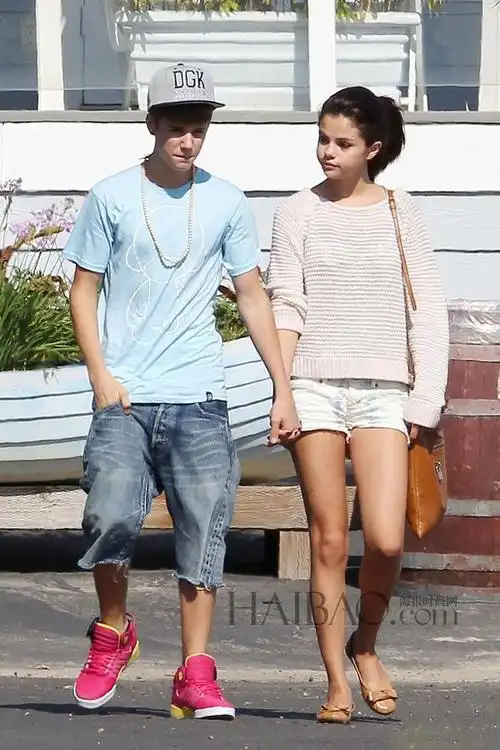 贾斯汀·比伯 (justin bieber) 与赛琳娜·戈麦斯 (selena gomez) 情