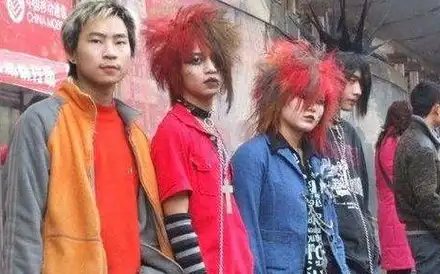 2001年,杀马特用舞步,迷倒万千少女,帅哥的魅力,就是不一样