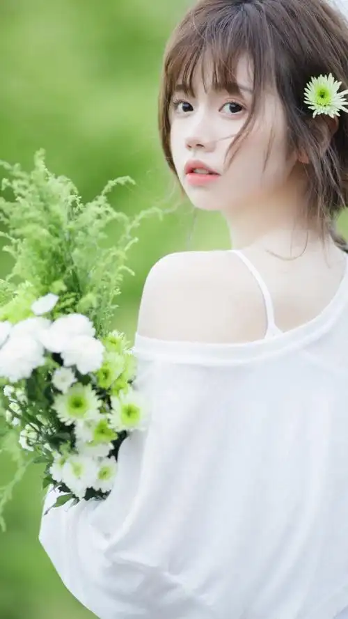 有哪些惊艳的美女壁纸?