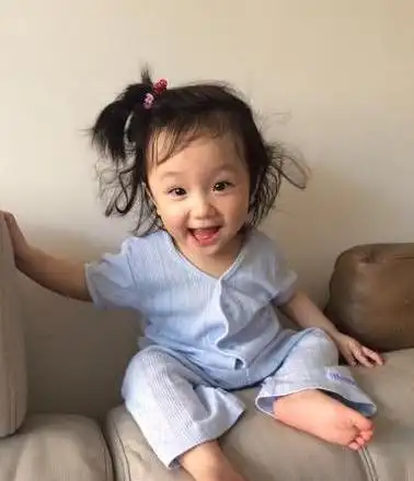 有种幸运叫林心如女儿3岁身家已过亿吃饭的碗都与众不同