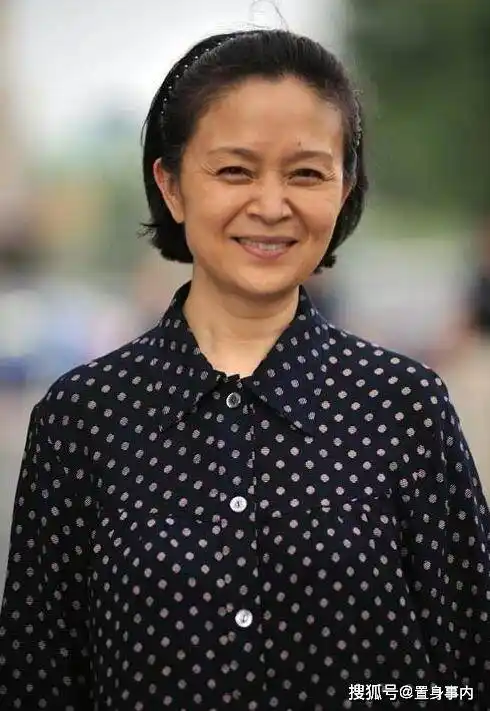 影视圈的妈妈专业户60岁演技精湛如今仍旧活跃在影视圈
