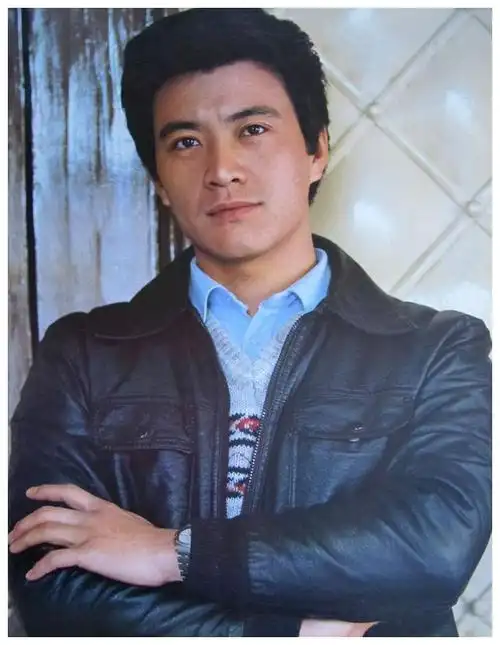 影视表演,三十多年的演艺生涯,我们无法将他划归为某一种类型的演员