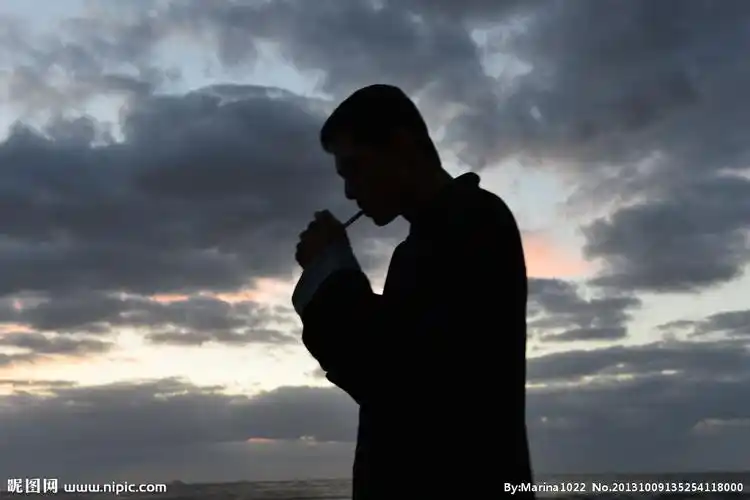 男人就算烟瘾再大,这三个时间最好别抽烟,以免身体遭罪,别忽视