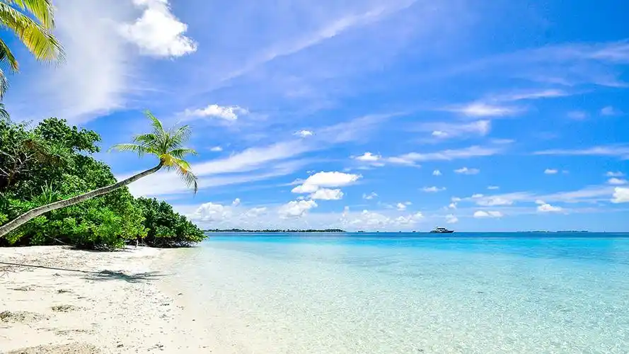 湛蓝唯美的大海风景图片桌面壁纸