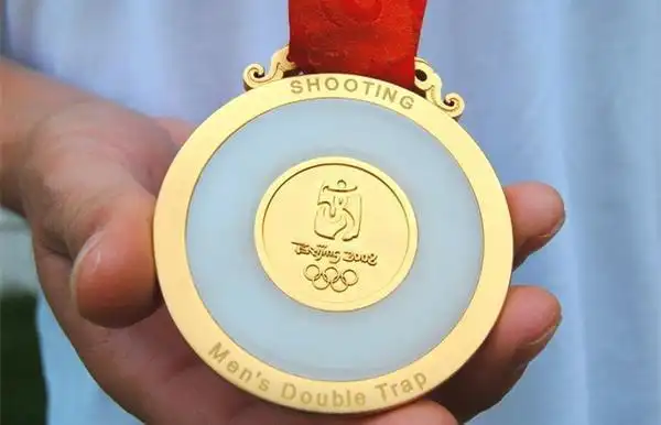 再次感叹,北京奥运会金镶玉金牌绝美,很符合真正传统审美