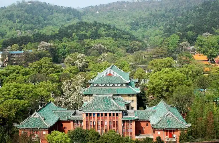 校园风光-湖南大学干部培训