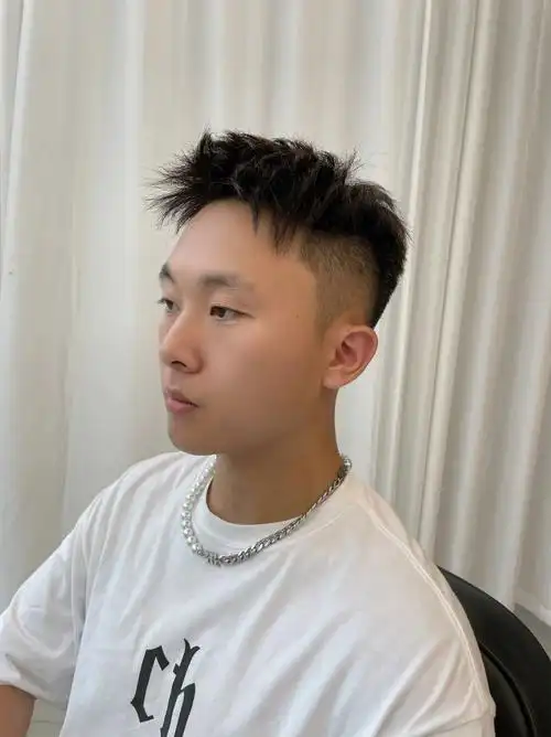 粗硬发质解决发际线高后脑勺一定要剪饱满#重庆男士发型  #重庆剪发