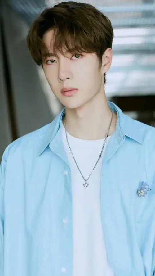 王一博夏日清爽写真