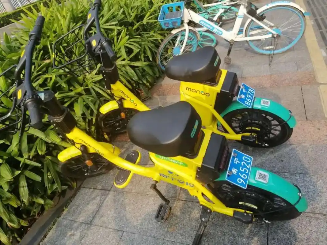 南宁街头出现首批上牌共享电动车租借的时候认准这个