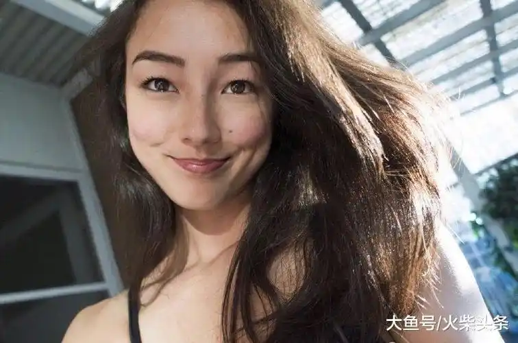 中意混血刘承羽, 被视为新一代武打女星, 刚与好莱坞影星狼叔合作