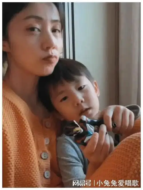 黄磊首谈儿子引热议,网友纷纷吐槽重男轻女,儿子保护得倒是挺好