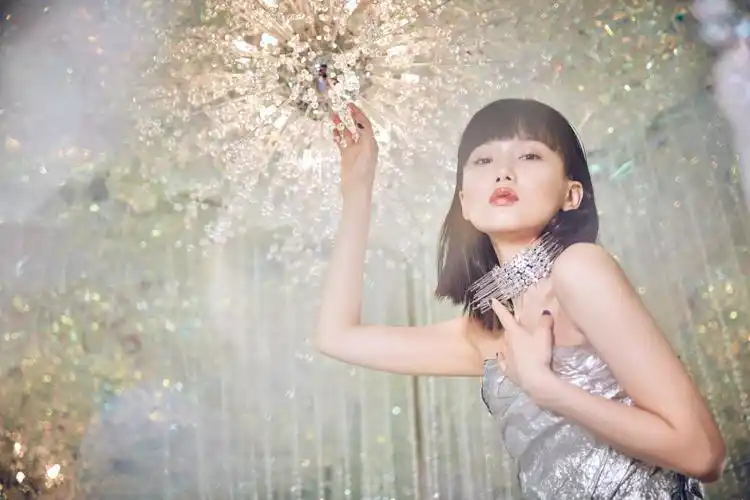 黄龄新专辑《醉》上线 谱画天马行空的浪漫