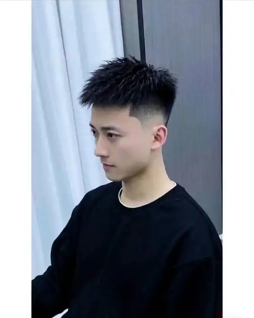 男生简洁发型