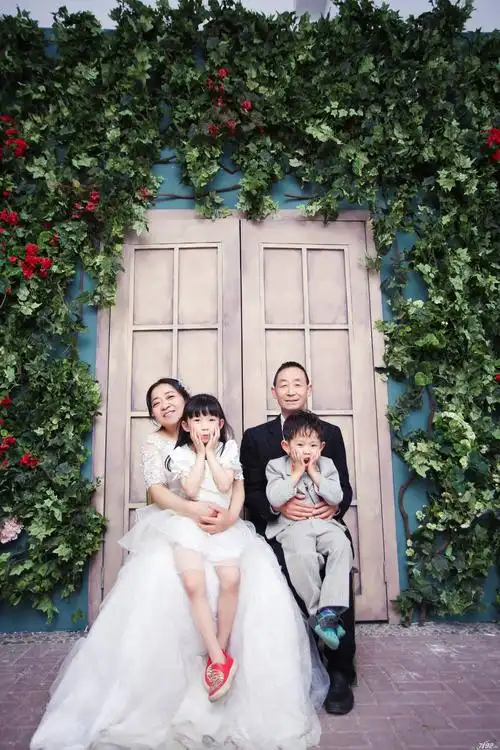 比比熊儿童摄影_【影像日记】相亲相爱的一家人_相册详情_全家福照