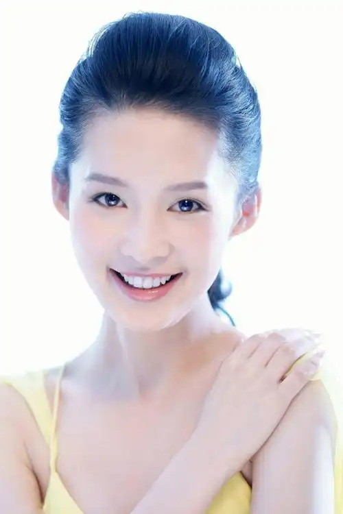 守望的天空女主葡萄 含蓄的韵味清新可人——李沁(高清大图) - 玫瑰