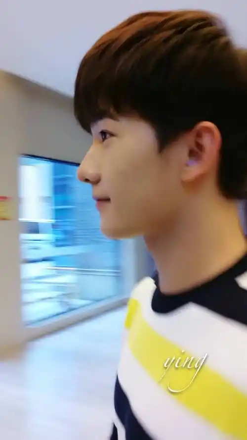 杨洋#小时候出道前童年照早期 美图头像杂志代言图片开屏视频 手机