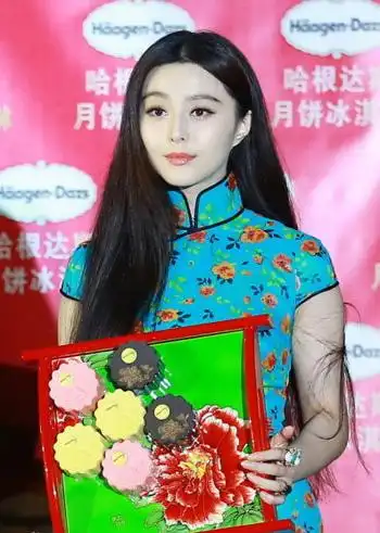 范冰冰穿旗袍展清新古典美