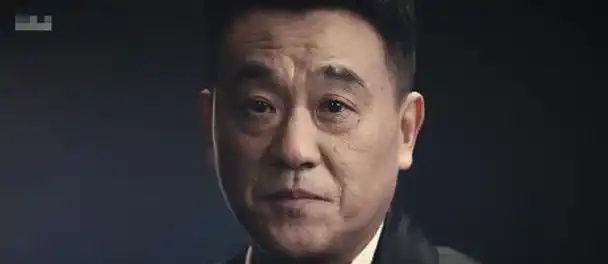 更有不少非理性的观众人到何冰的个人网站上谩骂,形容国家一级演员