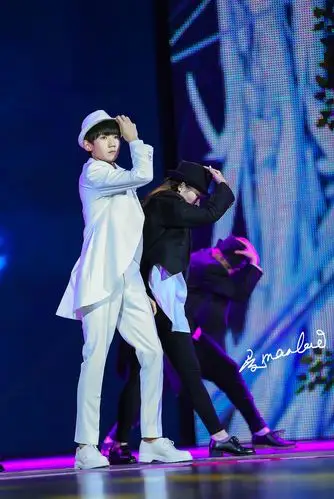 tfboys王源 151108 森林小夜曲生日会 cr:源哥曼曼来