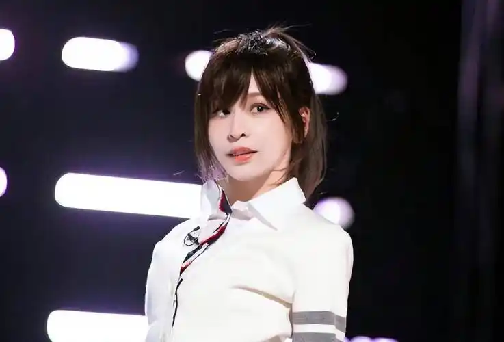 一向低调的王心凌,何德何能成为《浪姐3》的顶流?_热度_节目_姐姐