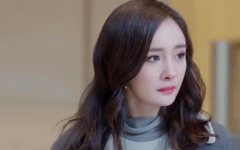 杨幂美女转头眼神gif动图_动态图_表情包下载_soogif