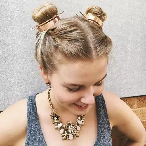 上游时尚可爱双丸子头发型又玩出了新花样