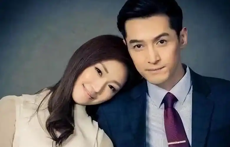 胡歌与老婆购物被拍,什么样的女人,有资格成为"胡太太"?